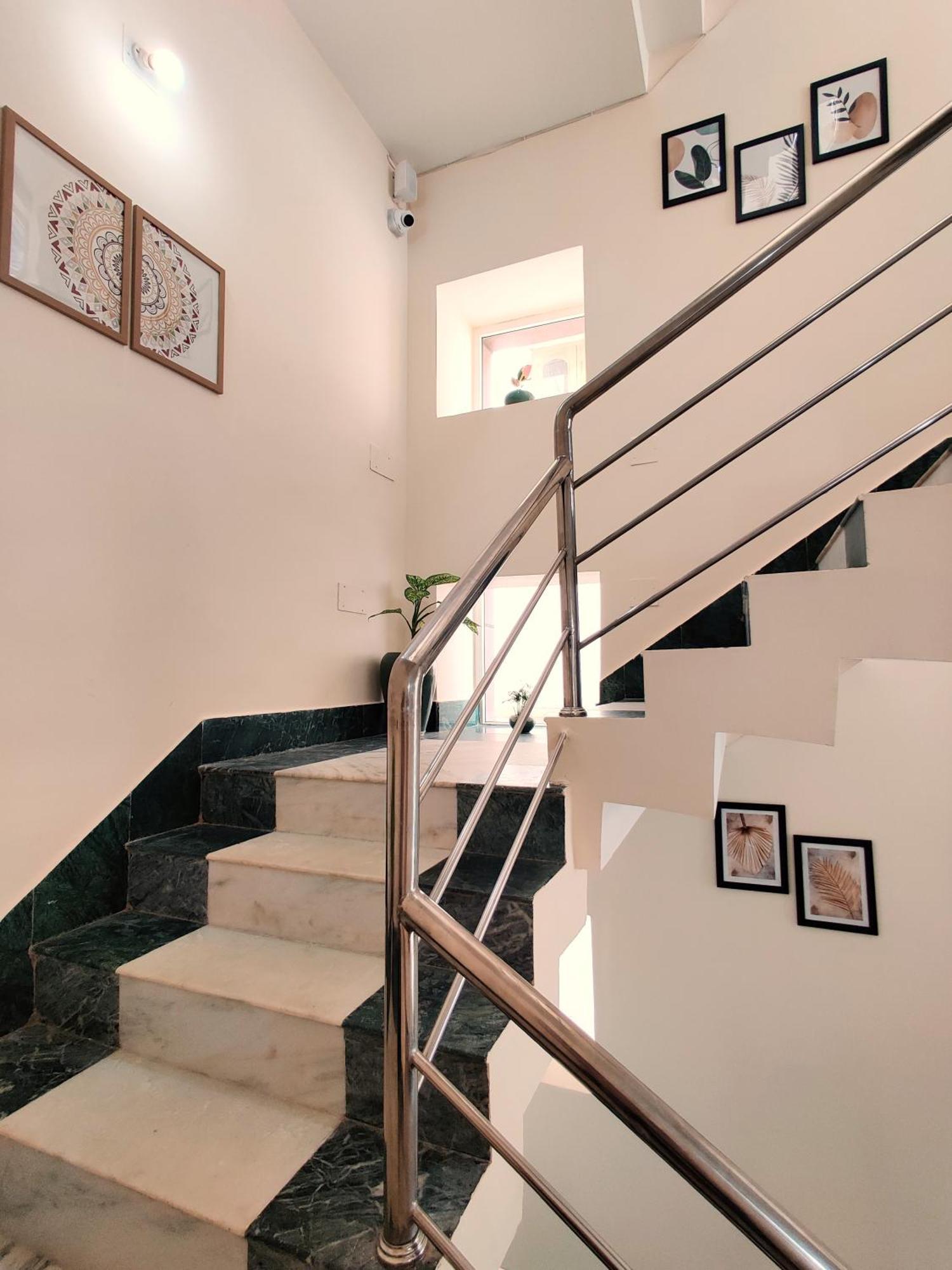 Hotel 131,The Nook Bhubaneswar Esterno foto
